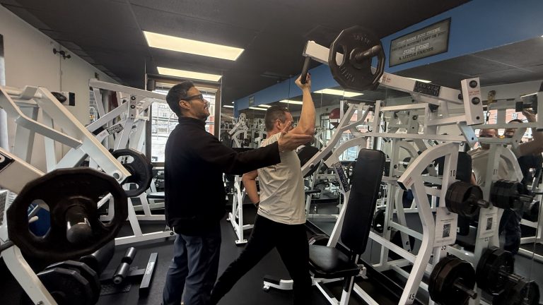 How to Stay Consistent With Semi-Private Training